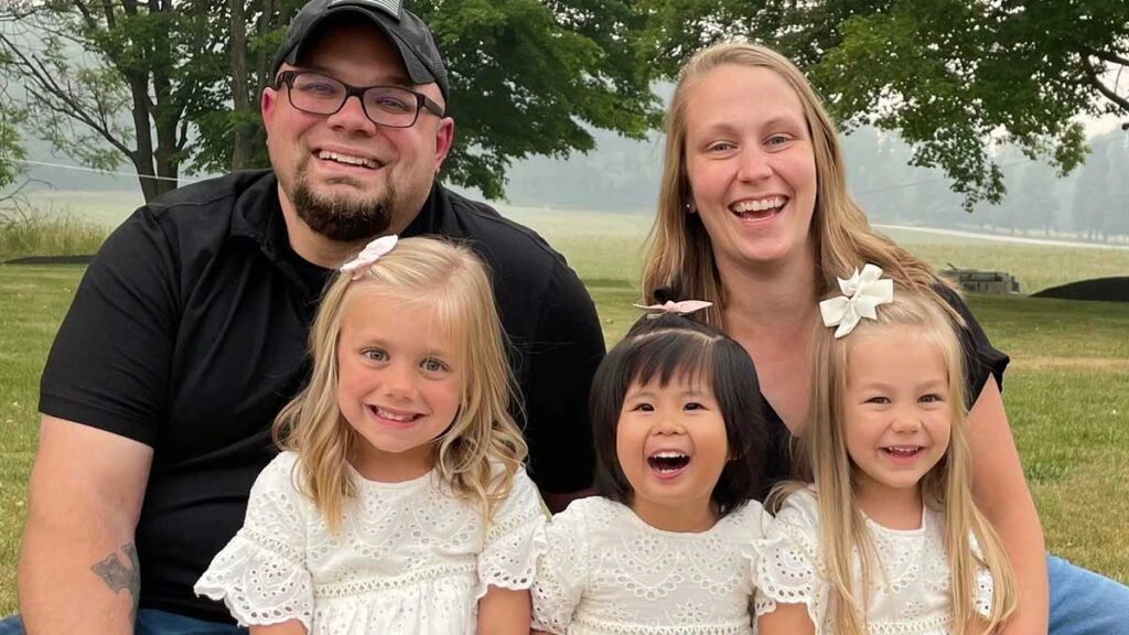 Famille heureuse adoptée